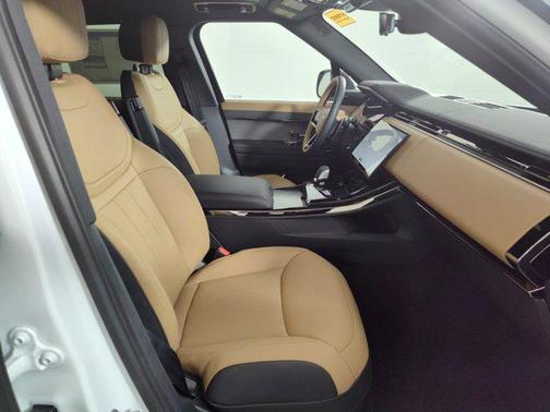 2025 Land Rover Range Rover Sport SE