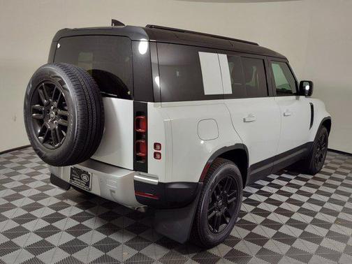 2025 Land Rover Defender 110 P300
