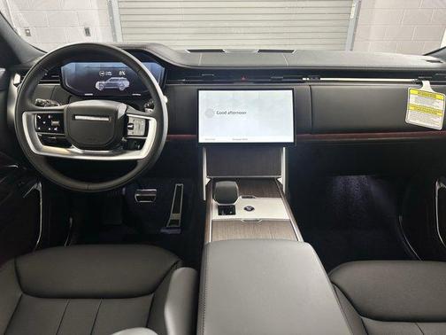 2025 Land Rover Range Rover P550e SE