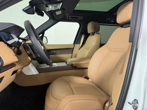 Fuji White 2026 Land Rover Range Rover P530 SE 7 Seat
