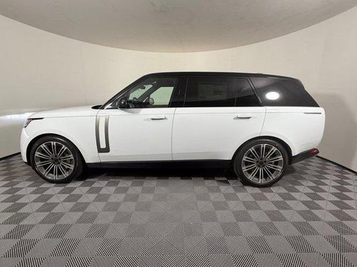 Fuji White 2026 Land Rover Range Rover P530 SE 7 Seat