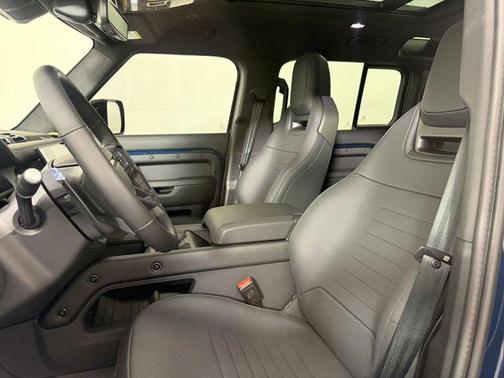 2026 Land Rover Defender OCTA