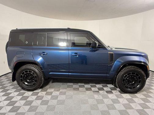 2026 Land Rover Defender OCTA