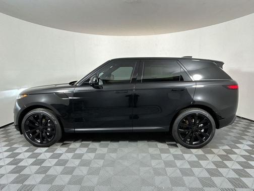 Santorini Black Metallic 2026 Land Rover Range Rover Sport SE