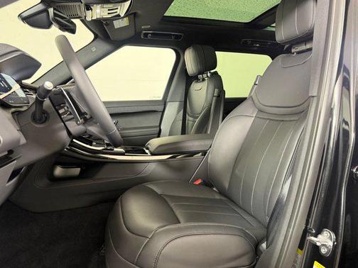 2026 Land Rover Range Rover Sport SE