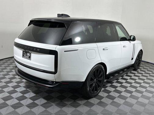 2025 Land Rover Range Rover P550e SE