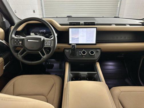 2025 Land Rover Defender 110 P400 X-Dynamic SE