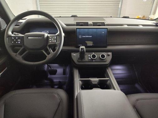 2025 Land Rover Defender 110 P400 X-Dynamic SE