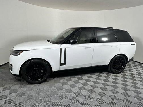 2025 Land Rover Range Rover P400 SE