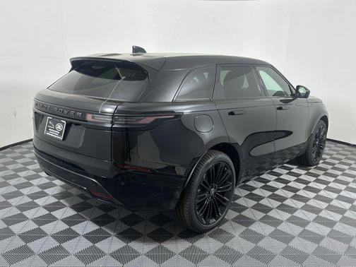 2026 Land Rover Range Rover Velar Dynamic SE