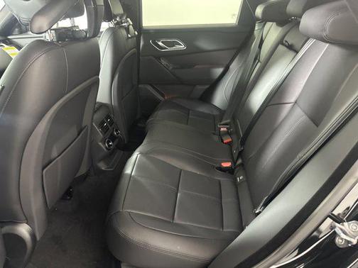 2026 Land Rover Range Rover Velar Dynamic SE