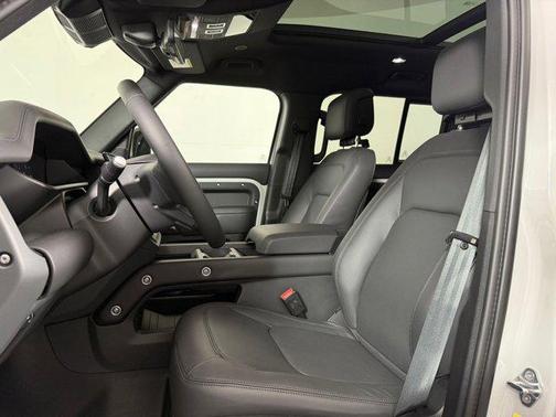 2026 Land Rover Defender P400 X-Dynamic SE