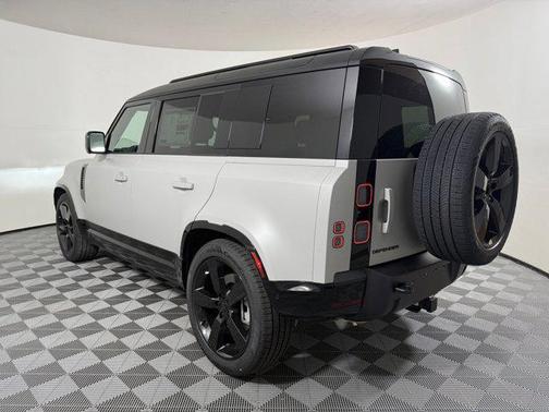 2026 Land Rover Defender P400 X-Dynamic SE