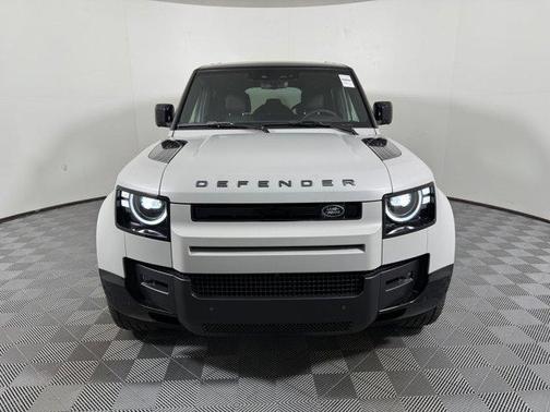 2026 Land Rover Defender P400 X-Dynamic SE