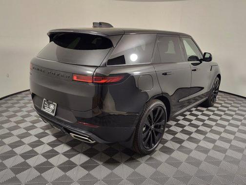 2025 Land Rover Range Rover Sport SE