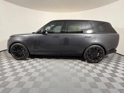 Carpathian Grey Premium Metallic 2026 Land Rover Range Rover P530 SE 7 Seat