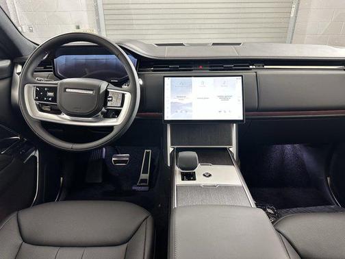 2025 Land Rover Range Rover P530 SE