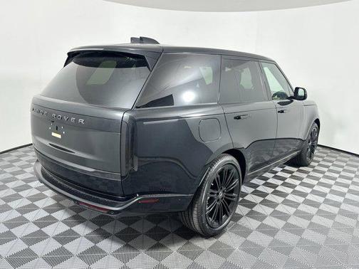 2025 Land Rover Range Rover P530 SE