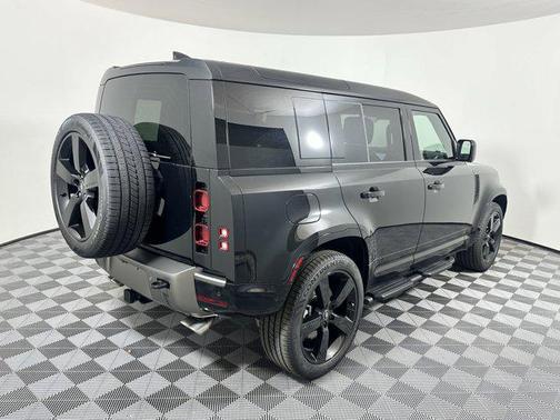2025 Land Rover Defender 110 P500 X-Dynamic SE