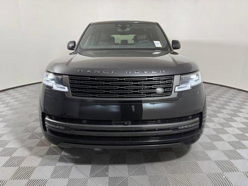 2026 Land Rover Range Rover P530 SE