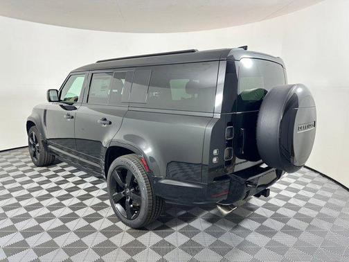 2025 Land Rover Defender V8