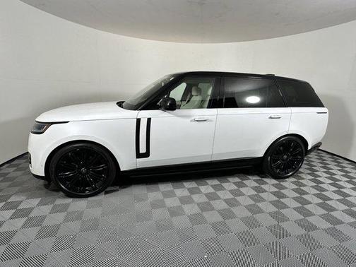 2025 Land Rover Range Rover P400 SE 7 Seat