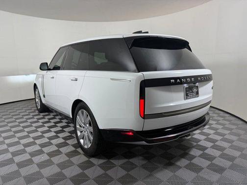 2023 Land Rover Range Rover P400 SE