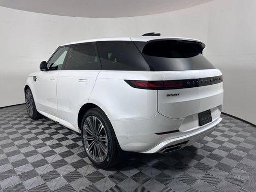 2025 Land Rover Range Rover Sport SE