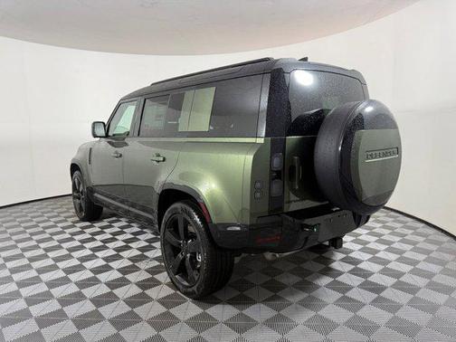 2026 Land Rover Defender P400 X-Dynamic SE