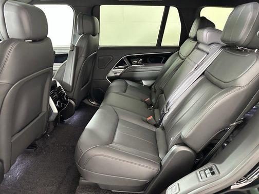 2025 Land Rover Range Rover P400 SE 7 Seat