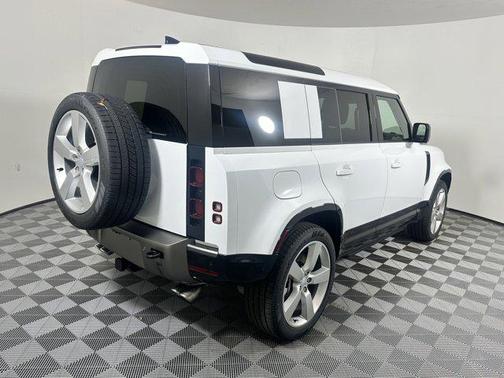 2025 Land Rover Defender 110 P500 X-Dynamic SE