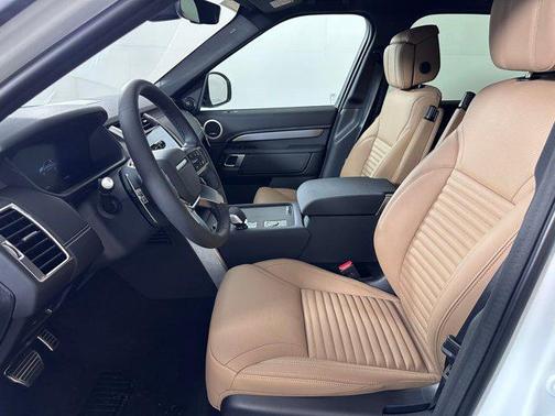 2026 Land Rover Discovery Gemini Edition