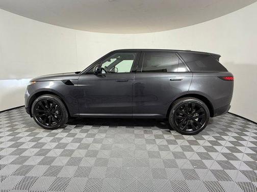 2026 Land Rover Range Rover Sport SE