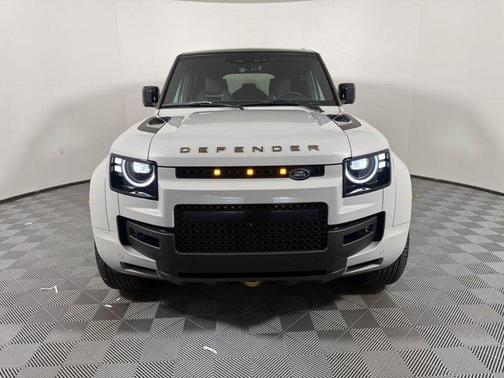 2026 Land Rover Defender P635 OCTA