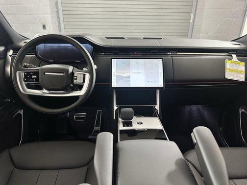 2025 Land Rover Range Rover P530 SE