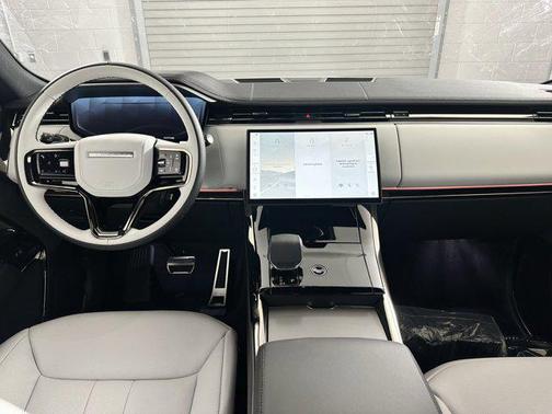 2025 Land Rover Range Rover Sport SE
