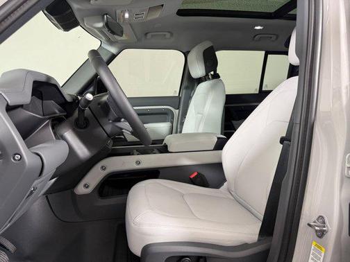 2026 Land Rover Defender P400 X-Dynamic SE