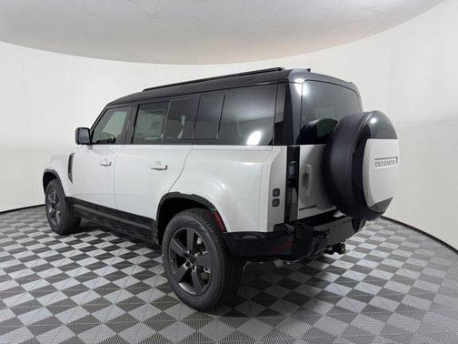 2026 Land Rover Defender P400 X-Dynamic SE