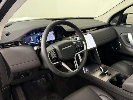 Santorini Black Metallic 2025 Land Rover Discovery Sport S