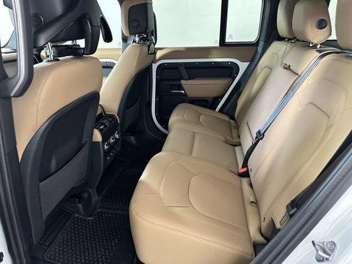 2025 Land Rover Defender 110 P400 X-Dynamic SE