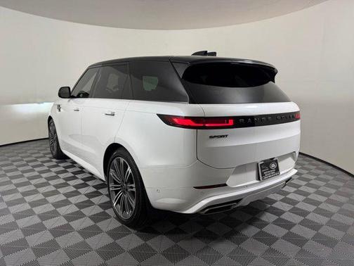 2025 Land Rover Range Rover Sport SE