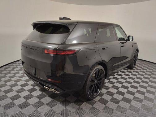 2025 Land Rover Range Rover Sport SE