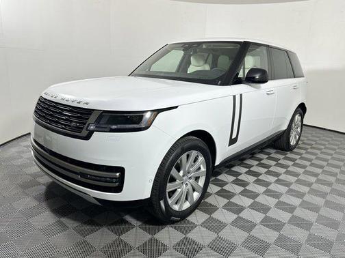 2025 Land Rover Range Rover P400 SE