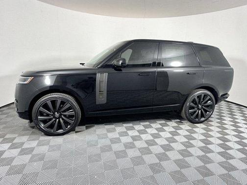 2025 Land Rover Range Rover P615 SV