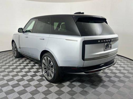 2025 Land Rover Range Rover P400 SE
