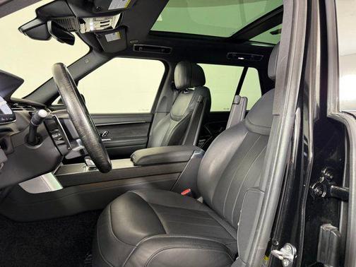 Black 2024 Land Rover Range Rover P400 SE