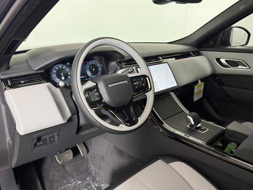 2026 Land Rover Range Rover Velar P250 SE R-Dynamic