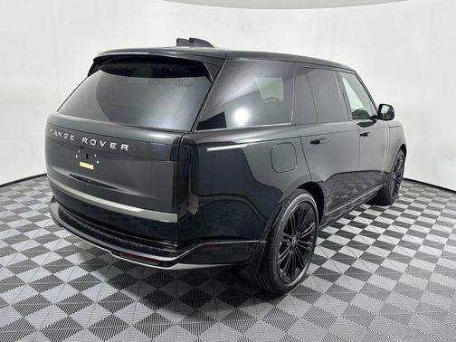 2025 Land Rover Range Rover P400 SE