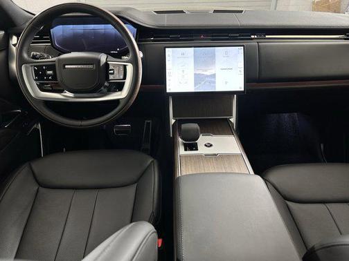 2025 Land Rover Range Rover P400 SE