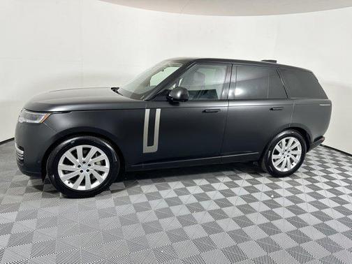 2025 Land Rover Range Rover P400 SE